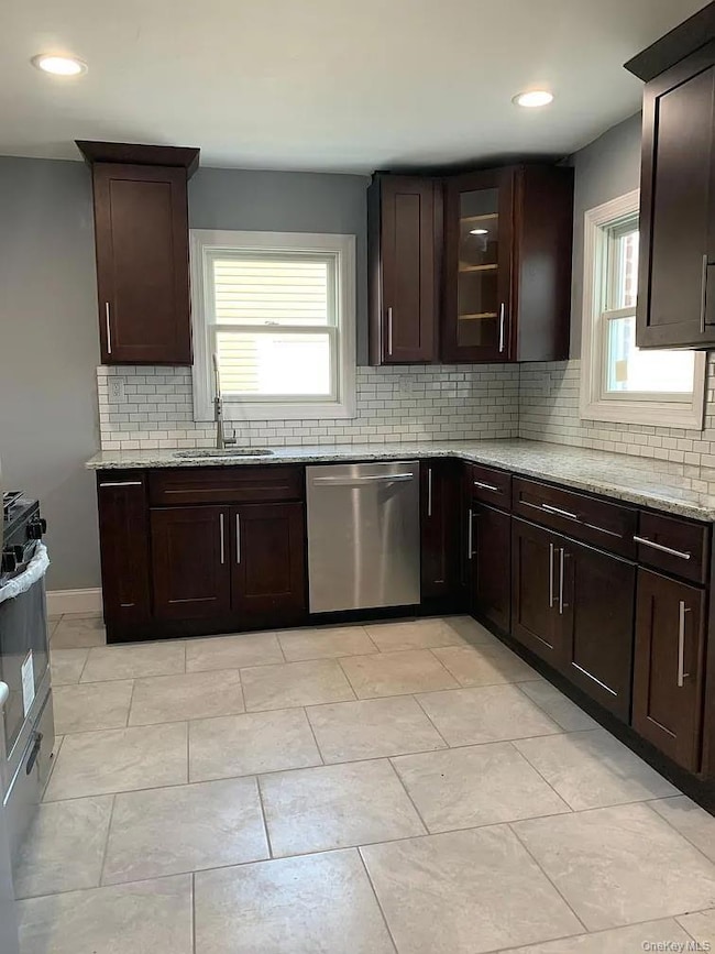 120 Fairfield Ave, Mineola, NY 11501 - photo 2