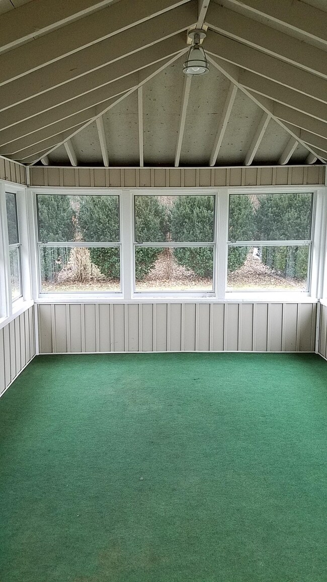 320 Bordeaux Dr, La Porte, IN 46350 - photo 7