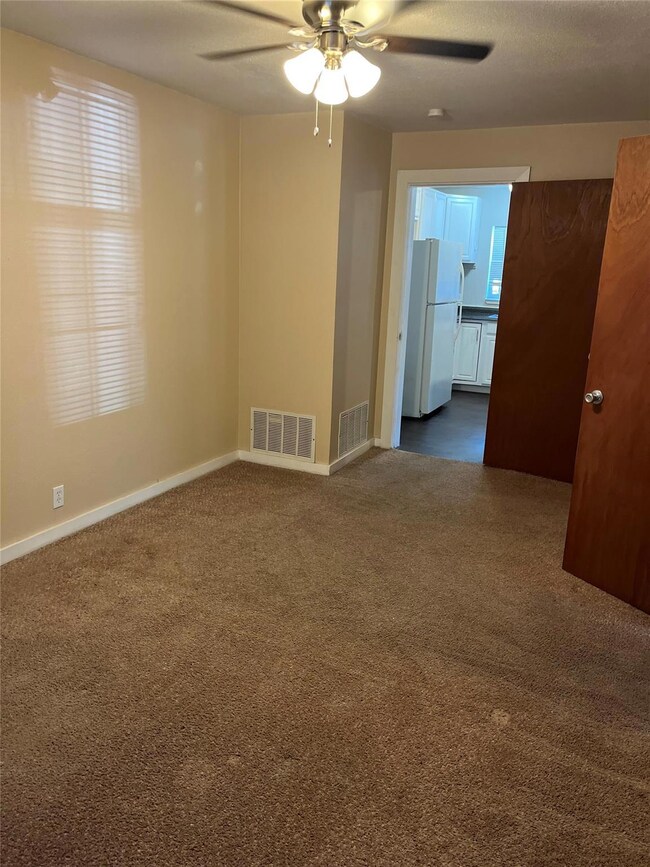 2820 W Elm St, Denison, TX 75020 - photo 7