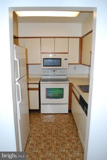 7511 Weather Worn Way unit C, Columbia, MD 21046 - photo 5