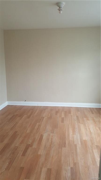 630 1/2 15th St, Niagara Falls, NY 14301 - photo 3