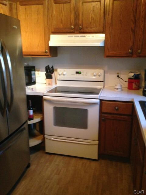 1112 S 8th St, Allentown, PA 18103 - photo 4