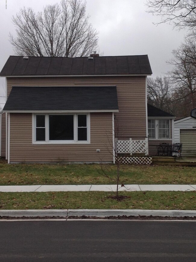 130 E Sycamore-Front exterior