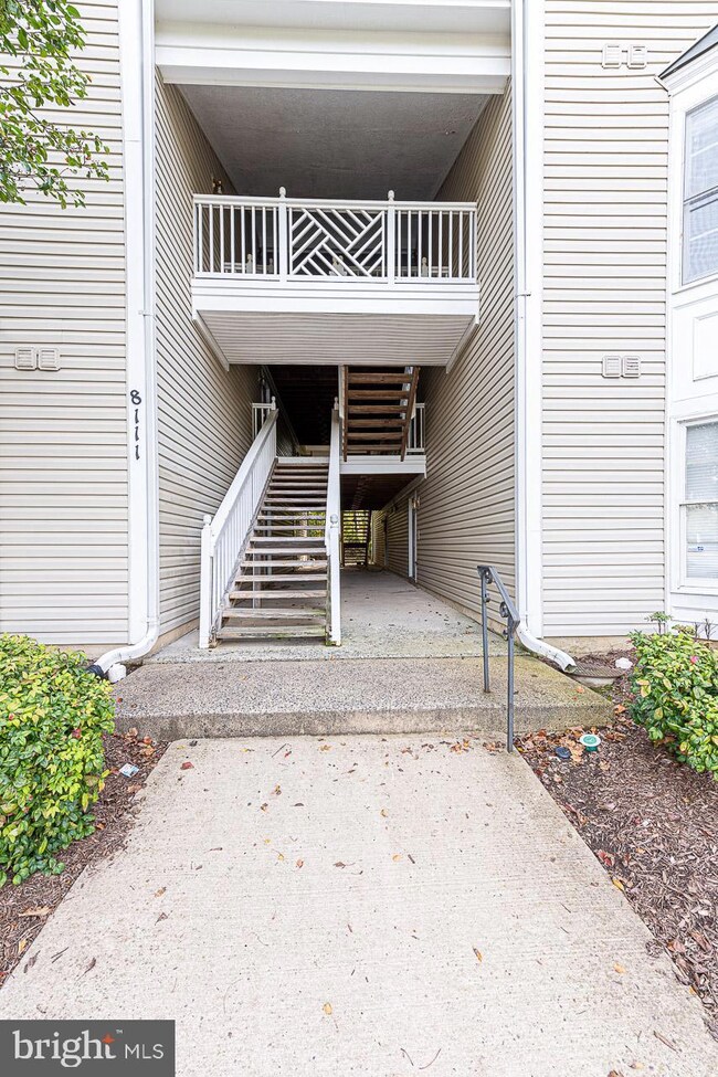 8111 Lacy Dr unit 204, Manassas, VA 20109 - photo 5