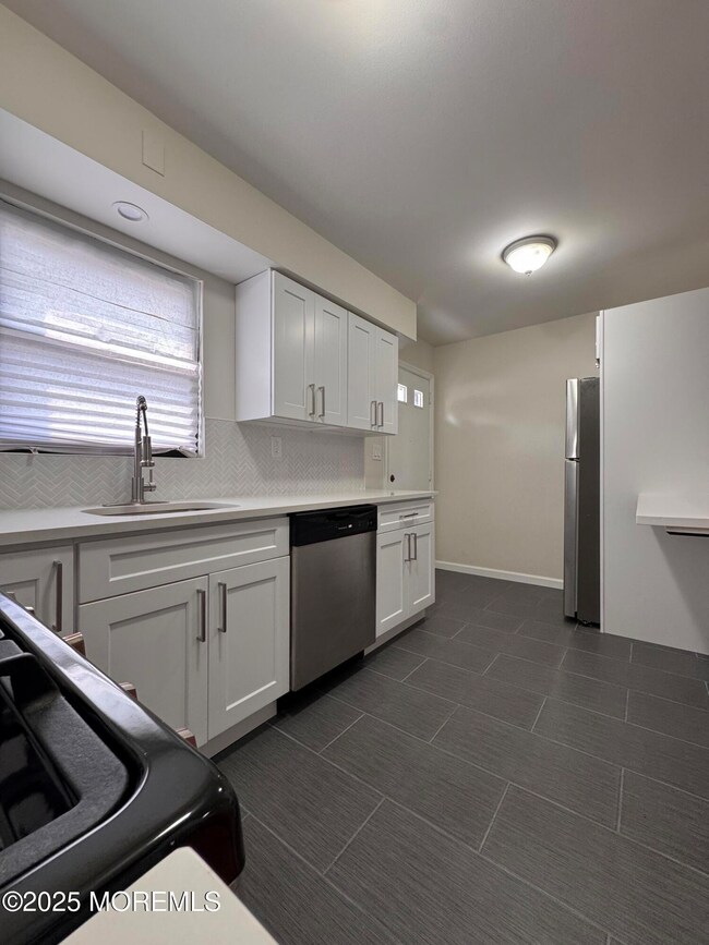 321 Kitchen 3