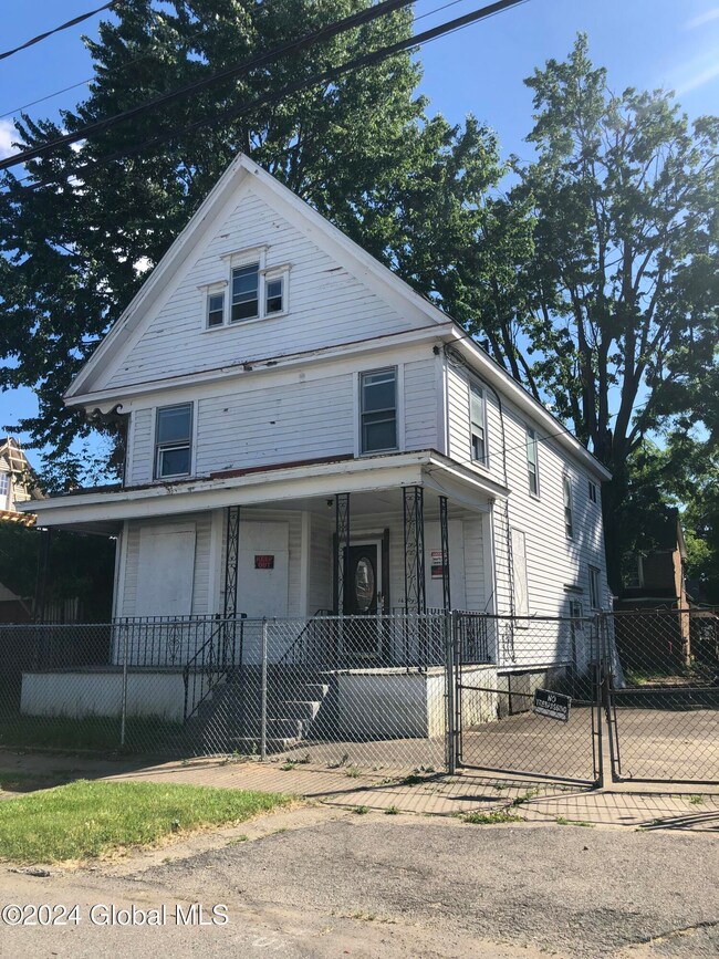 1626 Becker St, Schenectady, NY 12304 - photo 2