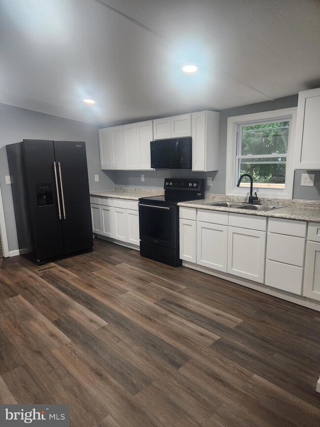 202 Eisenhower Ave, Williamstown, NJ 08094 - photo 6