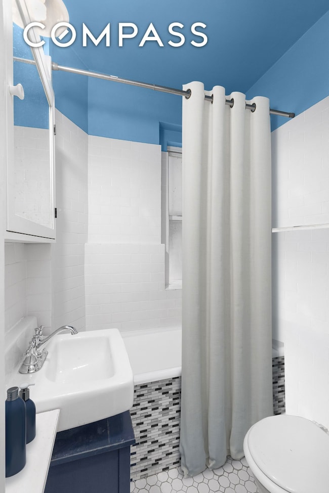 261 W 22nd St unit 5, New York, NY 10011 - photo 4