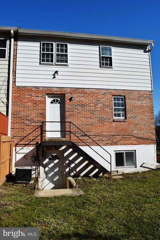 7611 Woodruff Ct, Laurel, MD 20707 - photo 3