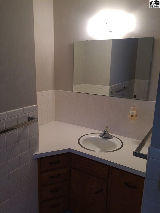 1203 Lyndon Rd, McPherson, KS 67460 - photo 5