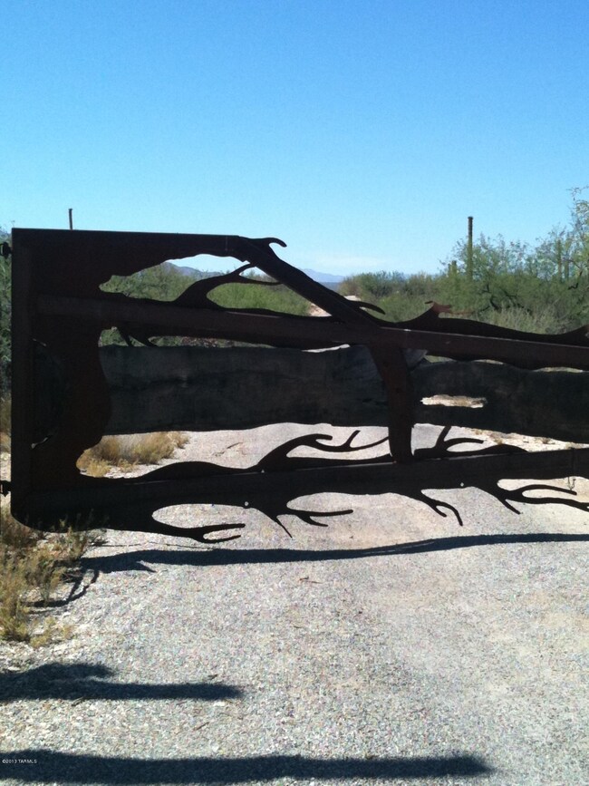 Artistic Gate (close-up)
