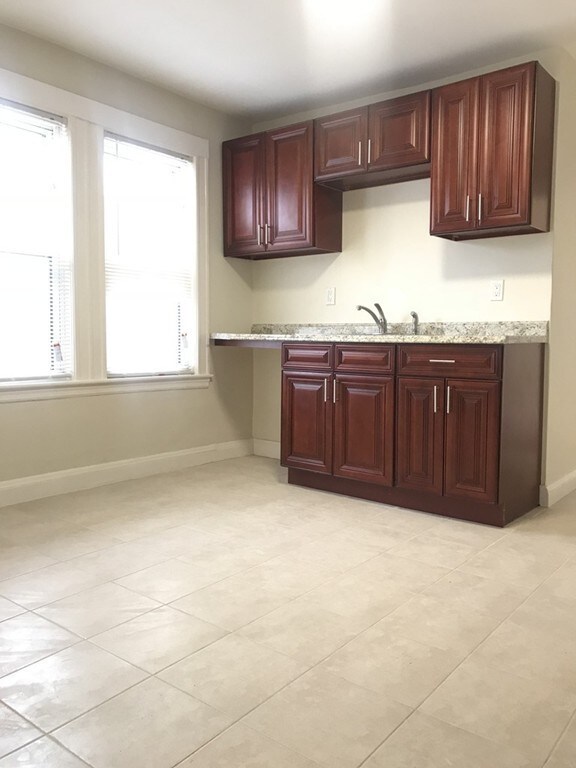 8 Kent St unit 1L, Quincy, MA 02169 - photo 3