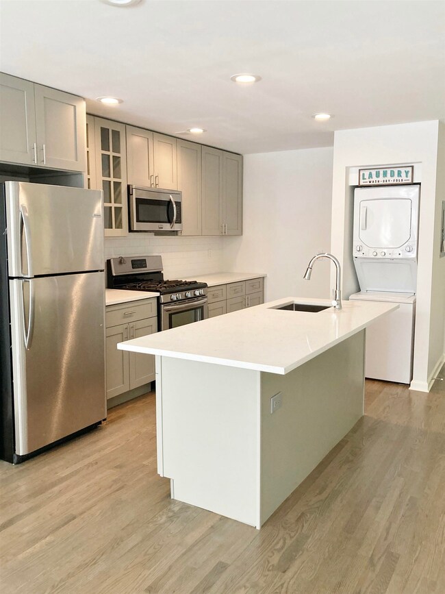 748 Mainsail Ln unit D3A, Secaucus, NJ 07094 - photo 3