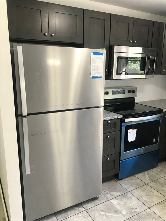 25 Faxon St, West Warwick, RI 02893 - photo 7