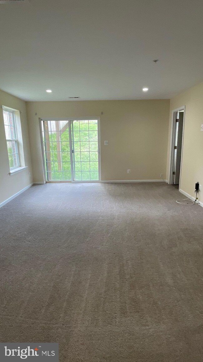 805 Maury Ave, Oxon Hill, MD 20745 - photo 4