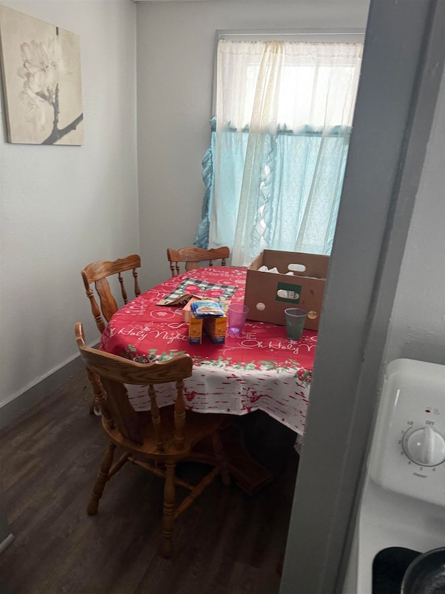 117 Bertch Ave, Waterloo, IA 50702 - photo 4