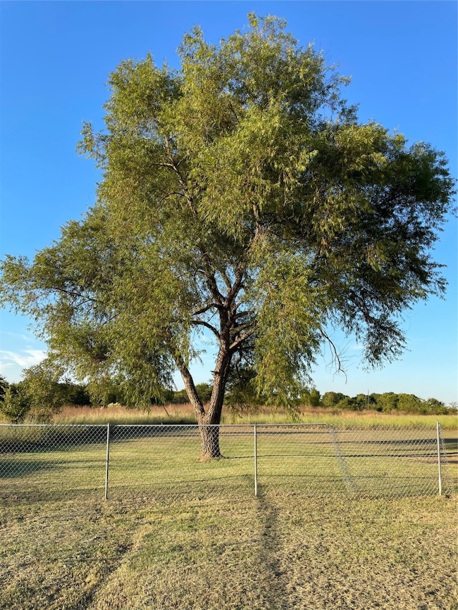 1441 Mcfarlin Rd, Collinsville, TX 76233 - photo 4