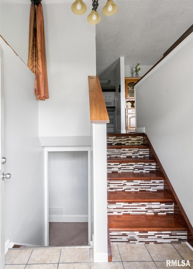 5003 N Ripley St, Davenport, IA 52806 - photo 4