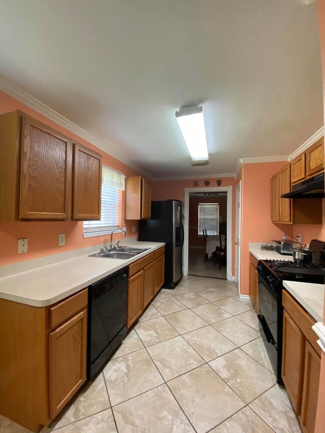 9118 Wolcott Park Ln, Houston, TX 77075 - photo 7