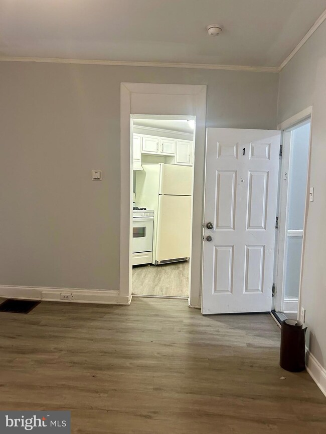 2136 N Fulton Ave unit 1, Baltimore, MD 21217 - photo 3