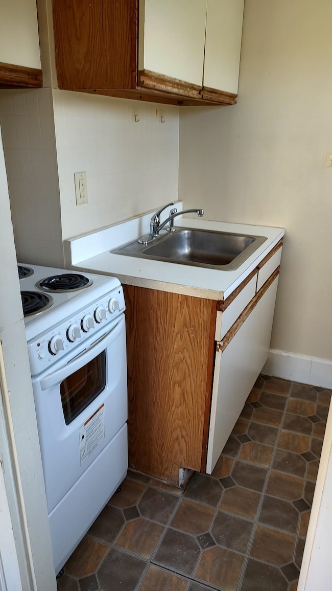 22 Central St unit 3, Lisbon, NH 03585 - photo 3