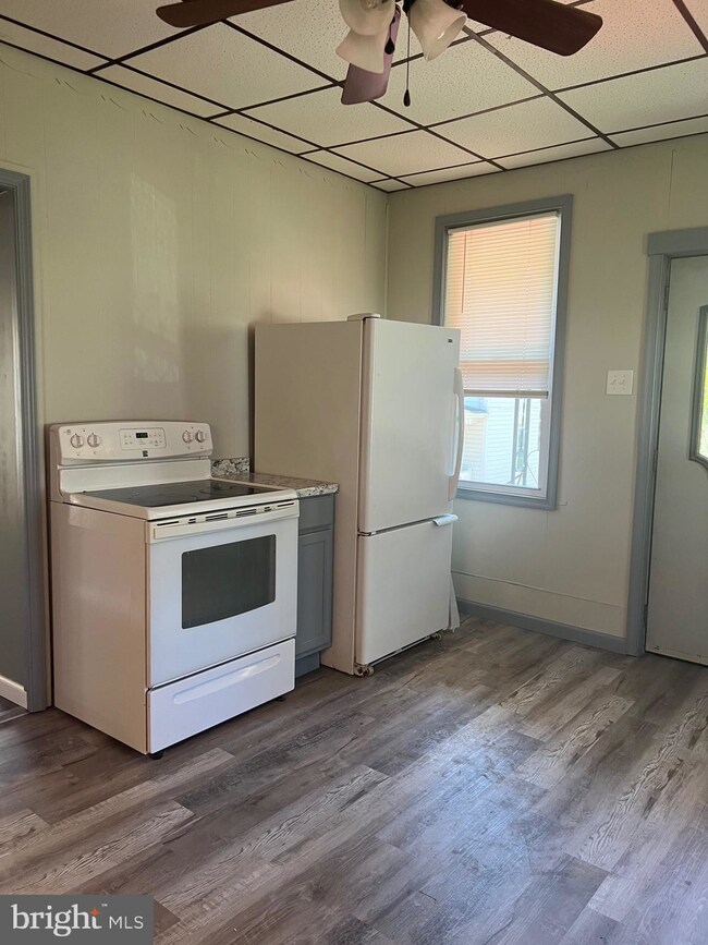 331 Main St, Lavelle, PA 17943 - photo 6