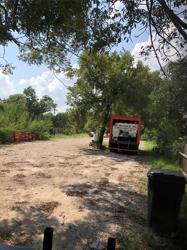 5305 Wipprecht St, Houston, TX 77026 - photo 7