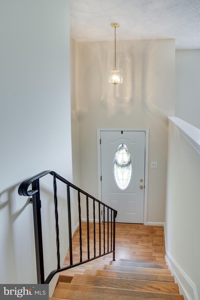 38525 Arlington Dr, Mechanicsville, MD 20659 - photo 2