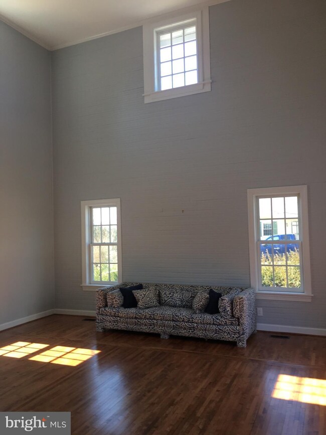 105 Locust St, Middleburg, VA 20117 - photo 5