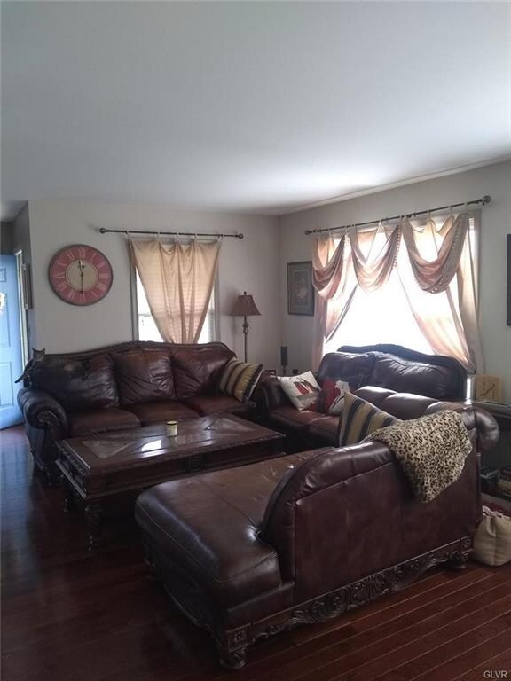 10 Crown Dr, Easton, PA 18040 - photo 4