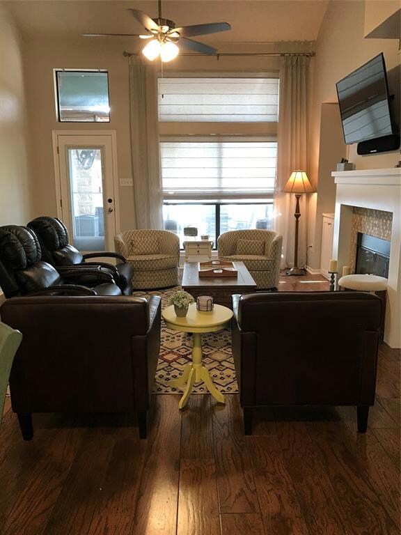 19083 White Bluff Dr, Whitney, TX 76692 - photo 5