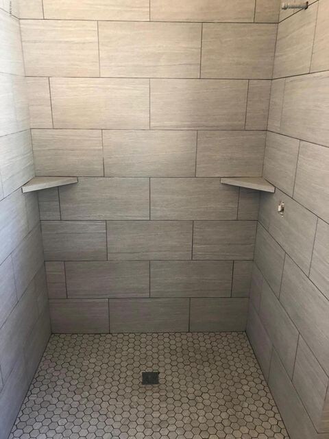 Lot 1 VS guest shower