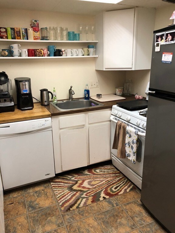 44 Broadlawn Park unit 16A, Chestnut Hill, MA 02467 - photo 4