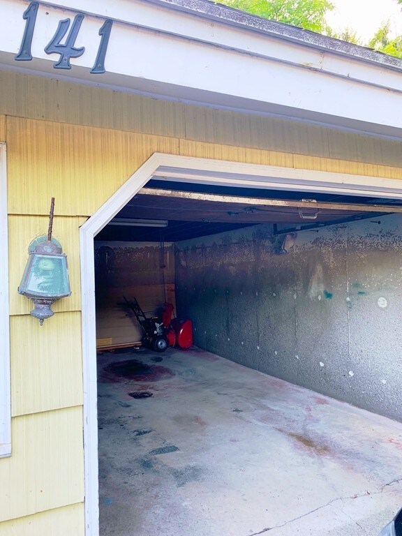 141 W Mountain St, Worcester, MA 01606 - photo 6