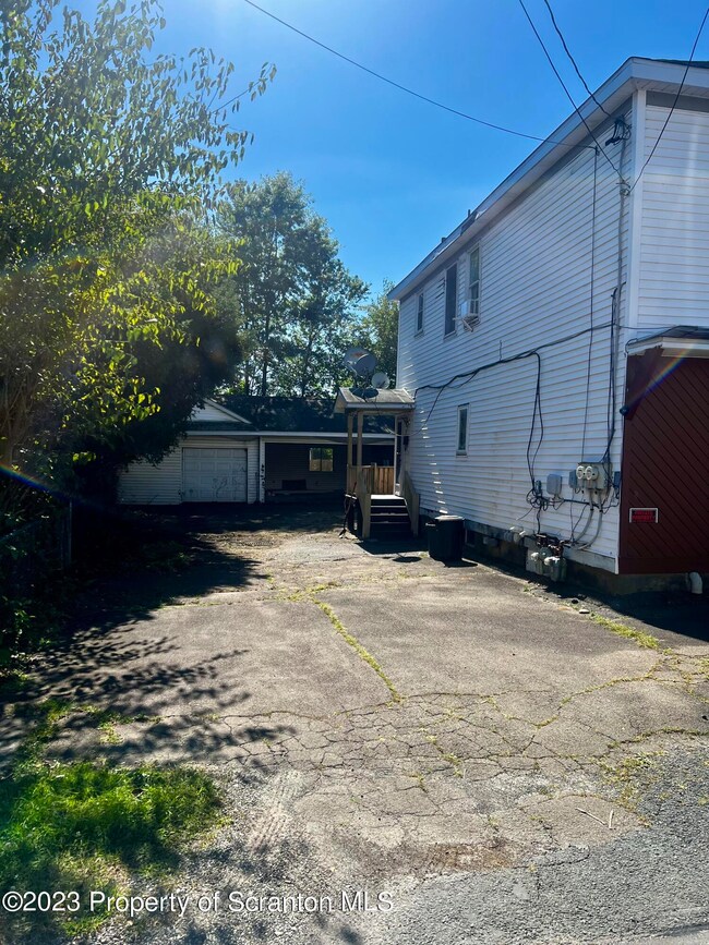 611 Philo St, Scranton, PA 18508 - photo 5