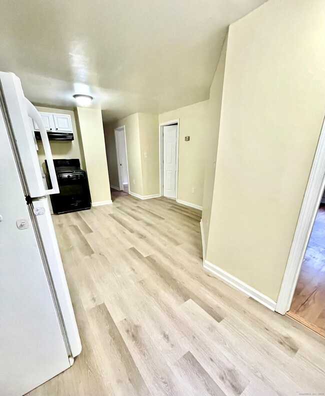 92 W Main St unit 3, Vernon, CT 06066 - photo 3