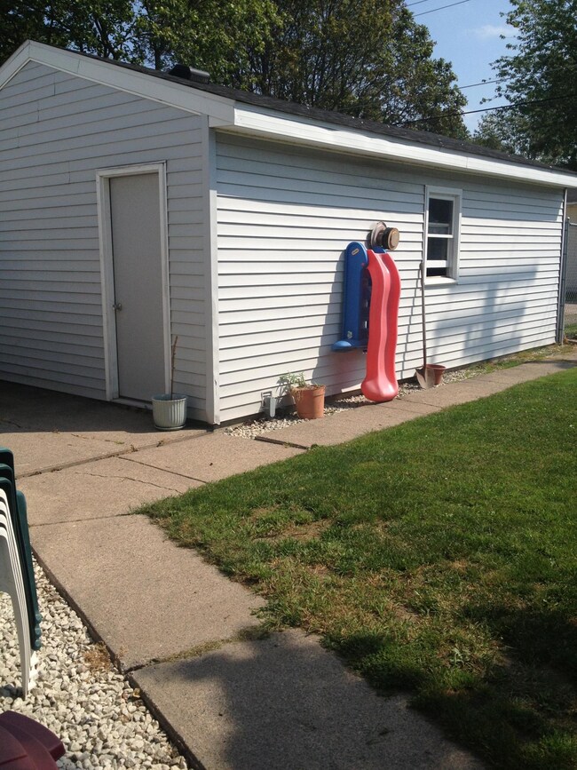 1 car garage