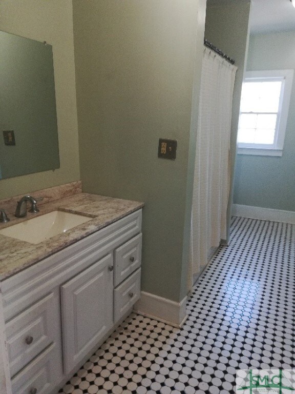 516 E Jones St unit 1/2, Savannah, GA 31401 - photo 4