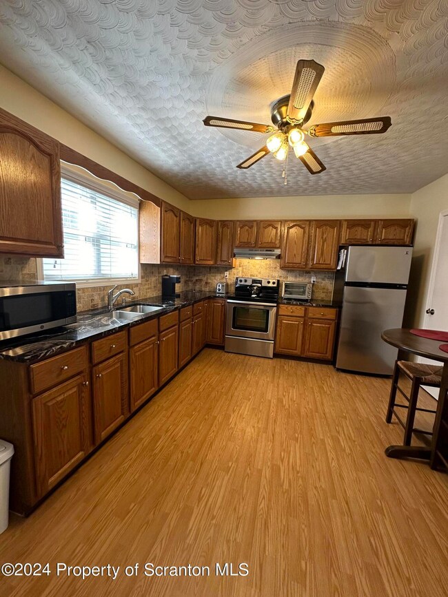 1151 Olga St, Scranton, PA 18519 - photo 2