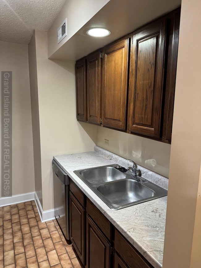 123 N Locust St, Grand Island, NE 68801 - photo 4