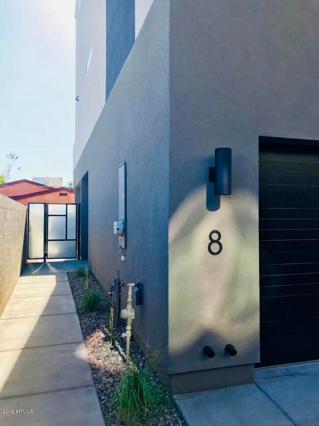 2727 E Thomas Rd unit 8, Phoenix, AZ 85016 - photo 3