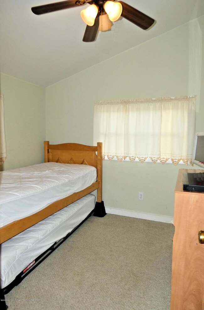 bed 1 2