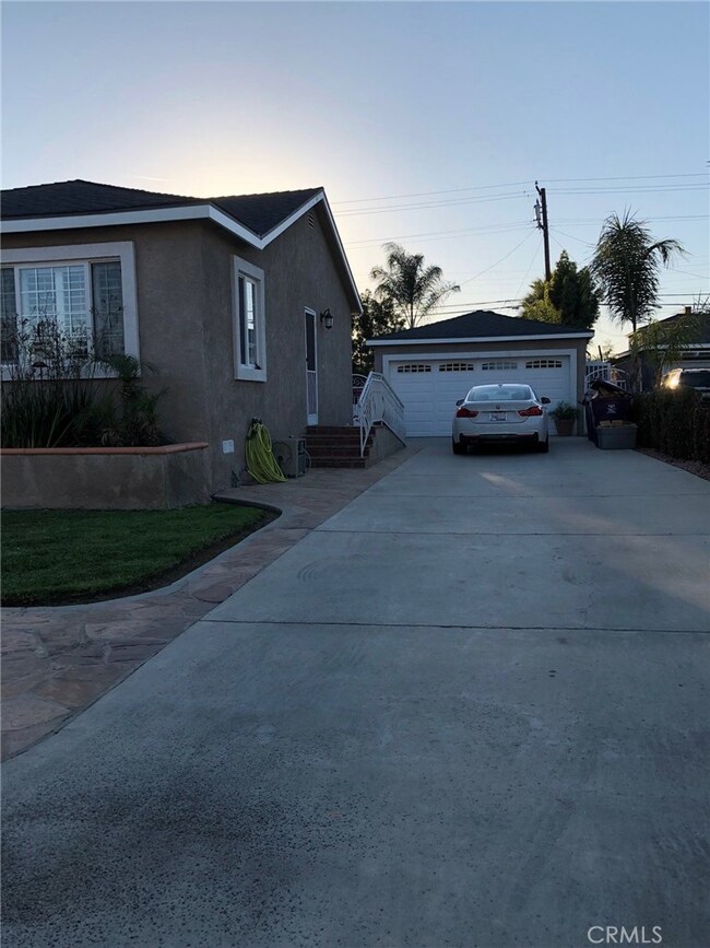 4557 Pepperwood Ave, Long Beach, CA 90808 - photo 2