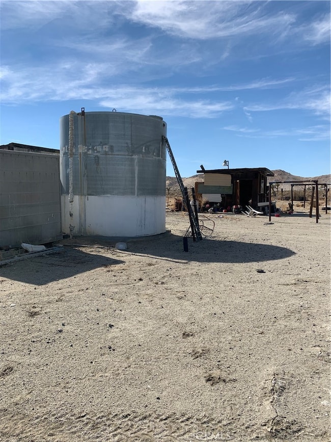 2551 Bella Dr, Adelanto, CA 92301 - photo 2