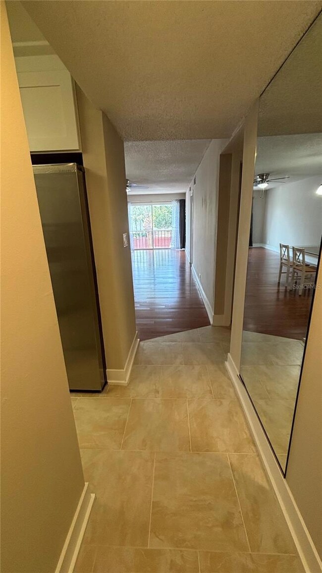 2763 Woodgate Ln unit 210, Sarasota, FL 34231 - photo 4