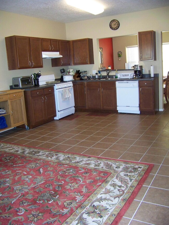 1200 Katherine Ave, Farmington, NM 87401 - photo 2