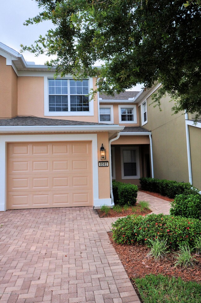 8593 Little Swift Cir unit 30B, Jacksonville, FL 32256 - photo 2