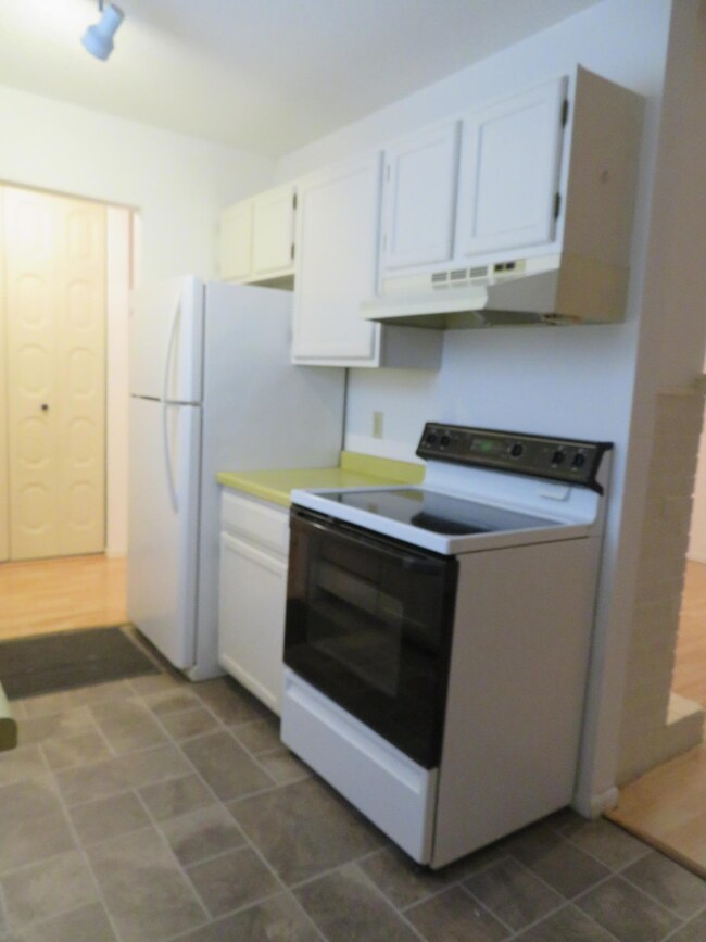 3306 2nd St N unit D26, Fargo, ND 58102 - photo 4