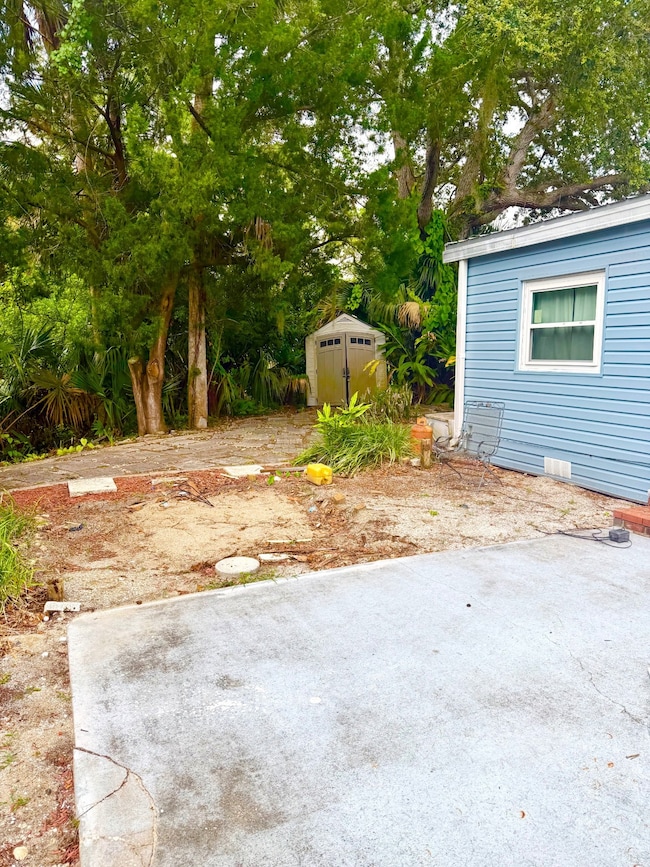 shed on side of house