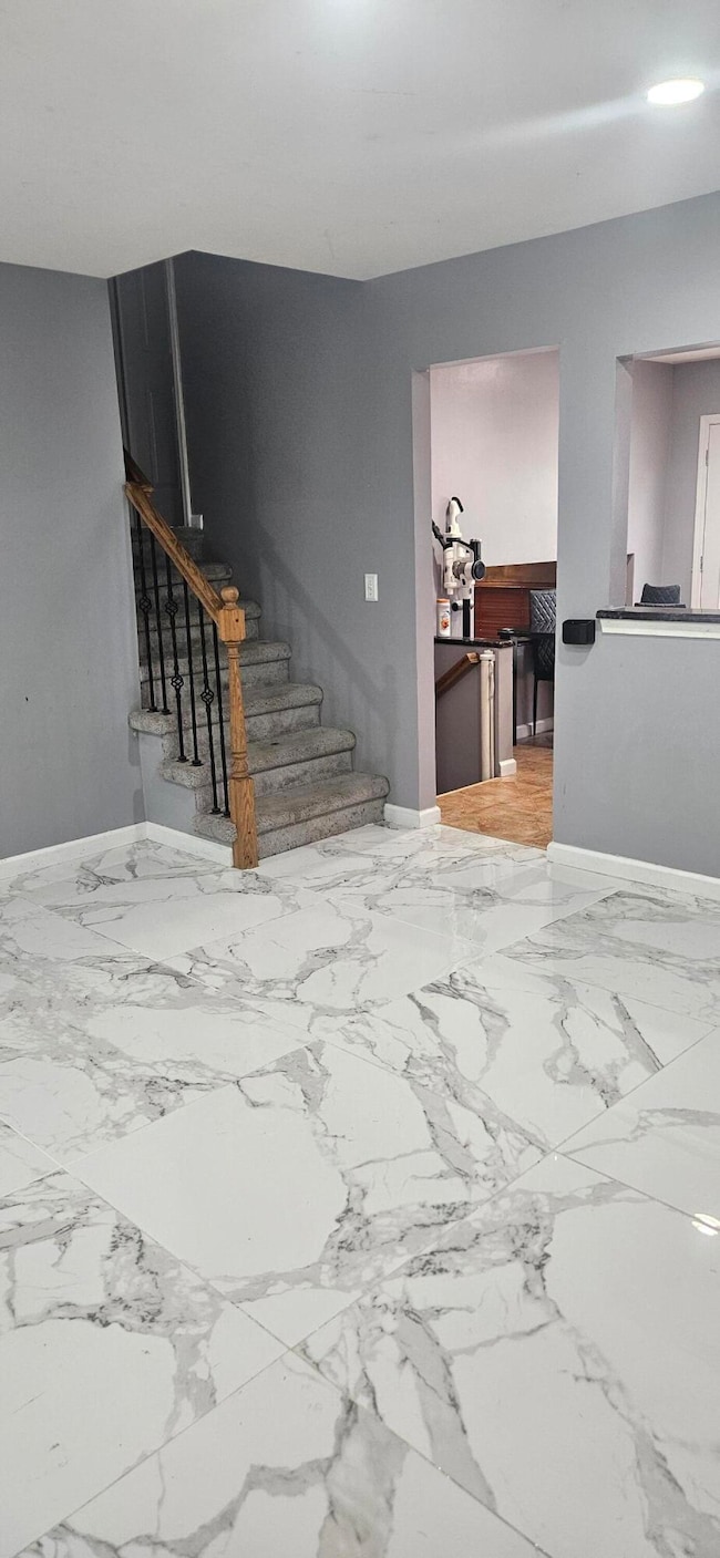 29730 Mackenzie Cir E, Warren, MI 48092 - photo 2